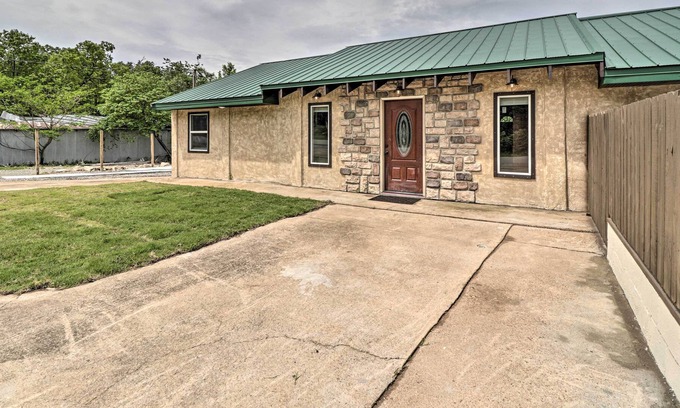 Mountain Home House | Norfolk Lake Home: Boat Parking, Patio & BBQ!