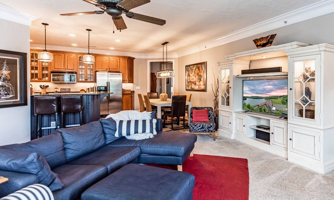 Andersonville Condo | NORRIS LAKE'S Lakeside Haven at Yacht Club Condos - Pool, Hot Tub, Marina