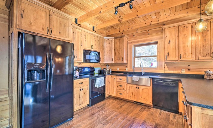 Tazewell Cabin | Norris Lake Vacation Rental w/Boat Slip