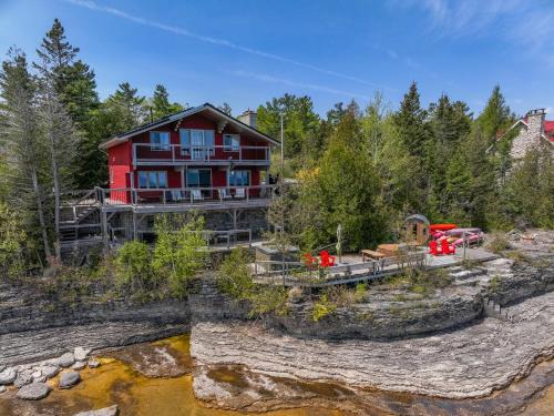 Lion's Head House | Norse Nook Waterfront W Hot Tub & Sauna
