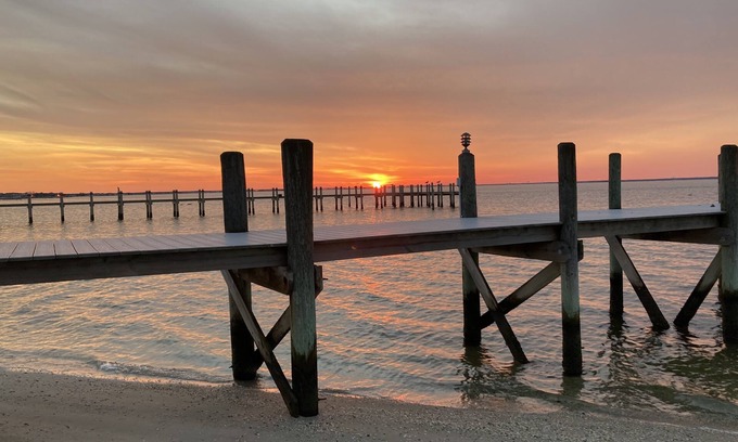 North Beach House | North Beach Retreat on Beautiful Sand Street. Pet Friendly