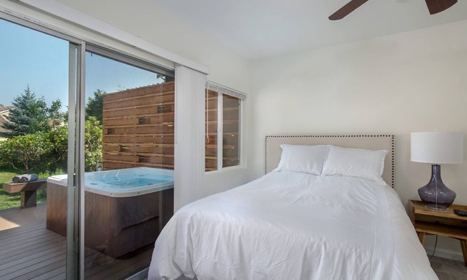 North Bend Apartment | North Bend Escapes North Bend Downtown Suite with private back yard, hot tub.