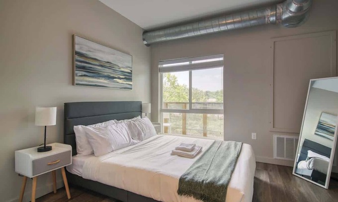 Ann Arbor Apartment | North Campus 1B1B | Free Parking