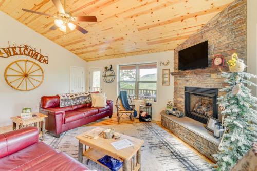 Murphy House | North Carolina Cabin - Pool Table and Mountain Views