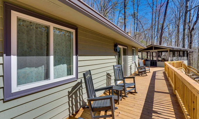 Marble Cottage | North Carolina Coupes Retreat w/Deck & Grill!
