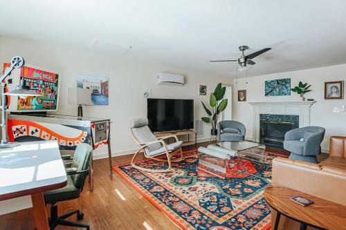 Staunton Apartment | North Central Loft