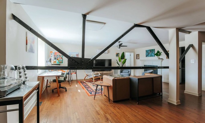 Staunton Apartment | North Central Loft