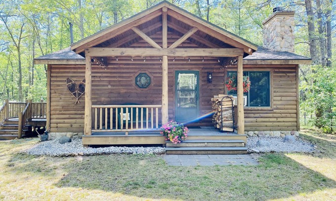 Manistee House | North Country Cabin - Secluded cabin on 20 acres