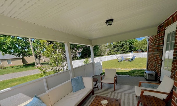 Jamesport House | North Fork Getaway House Sleeps 6-8