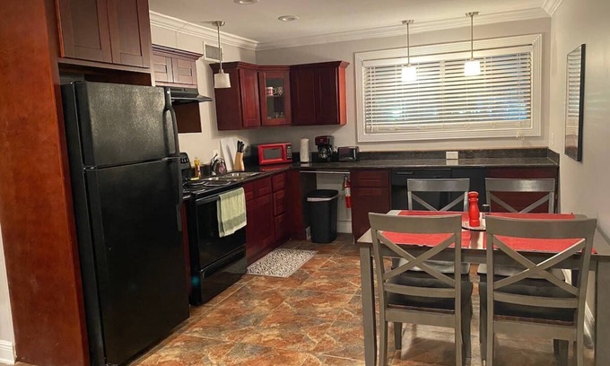 Highlands - Perkins Apartment | North Gates of LSU 2 bedroom w&d pool