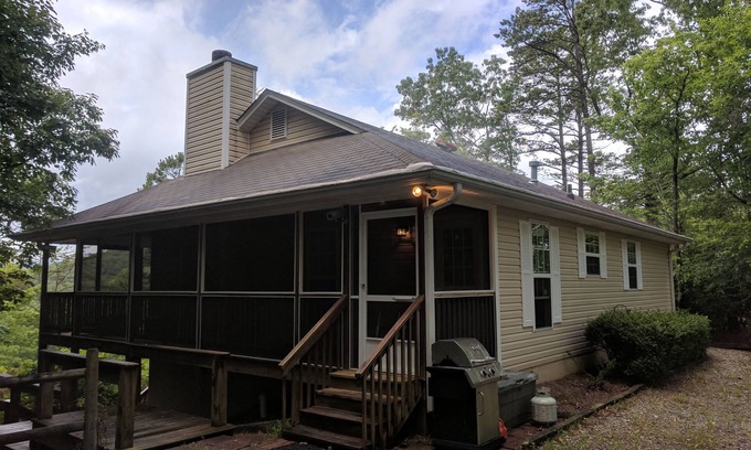 Tiger House | North Georgia Cabin up the hill from Lake Burton