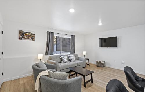 Eagle River Apartment | North Lakes Eagle River B&B