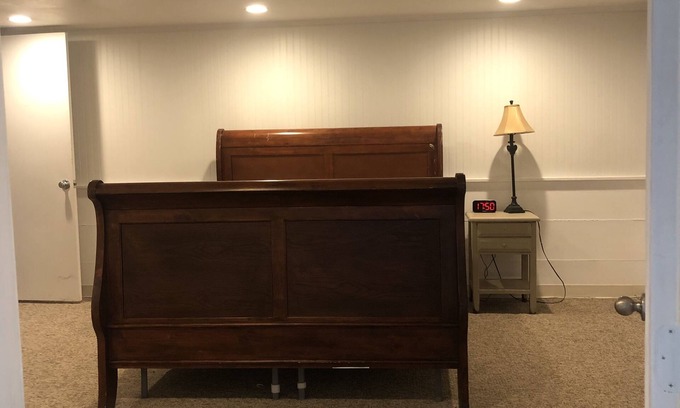 Marshfield Apartment | North Marshfield furnished rental with amazing sunsets . Pet friendly and cozy