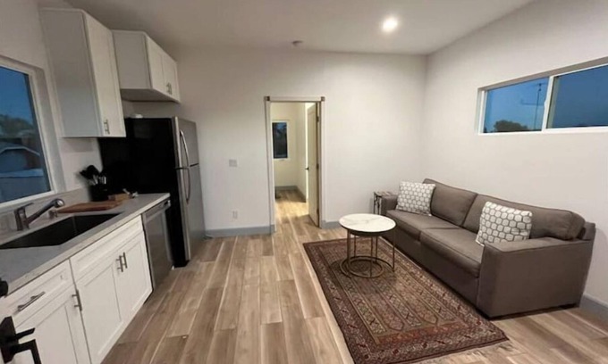 North Park House | North Park close to restaurants and bars