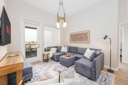 North Park Apartment | North Park Penthouse King Beds Workspaces Parking