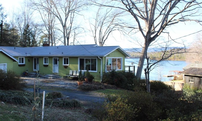 Nebo House | North Point Lakefront Retreat - Private Dock w/boatslip