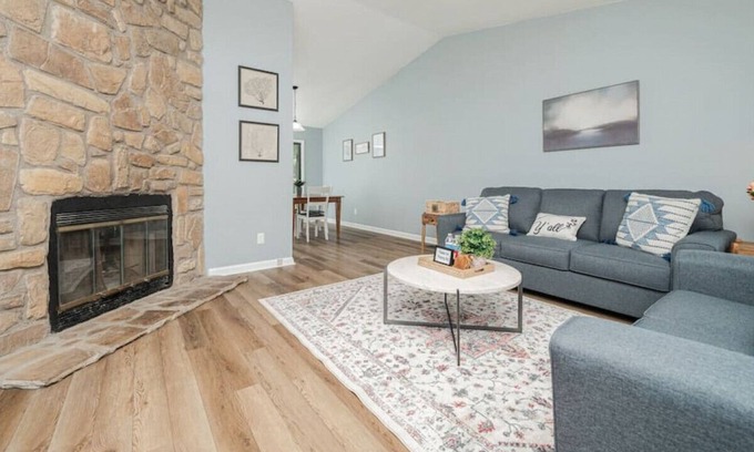 Northeast Raleigh House | North Raleigh 3 bedroom home, pet friendly