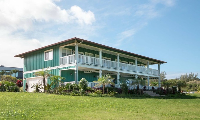 Kahuku House | North Shore Country Estate - 17 Acres, Great Views