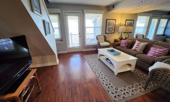 Traverse City House | North Shore Inn TC 304