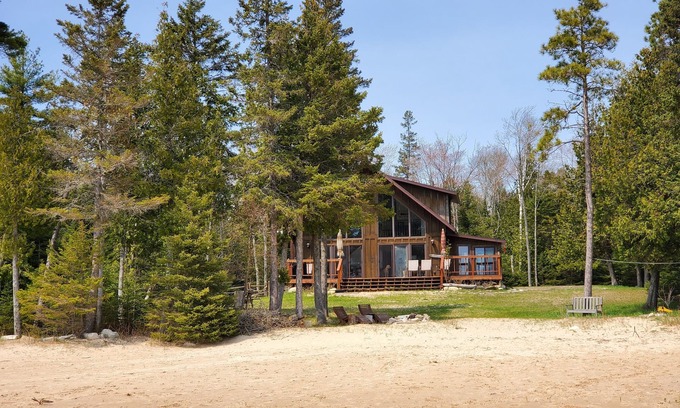 Manistique Cabin | North Shore Retreat: Golden Leaves & Crisp Breezes – Fall in Love with the U.P