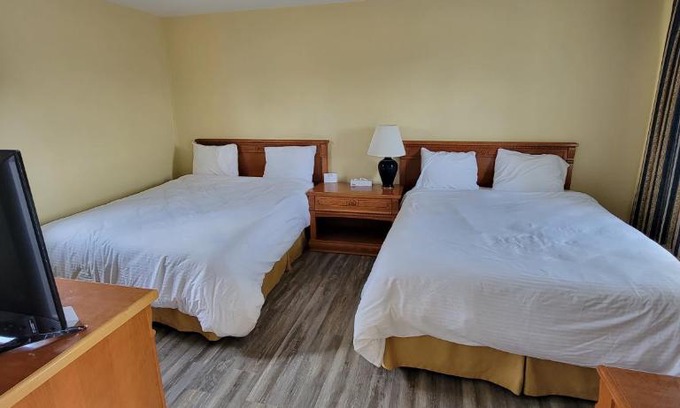 Algoma District Hotel | North Shore Wayside Inn