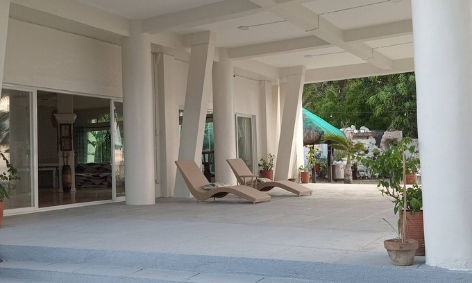 Currimao Hotel | North Shores Inn