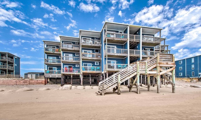 Sneads Ferry Condo | North Topsail Beach Condo w/Balcony!