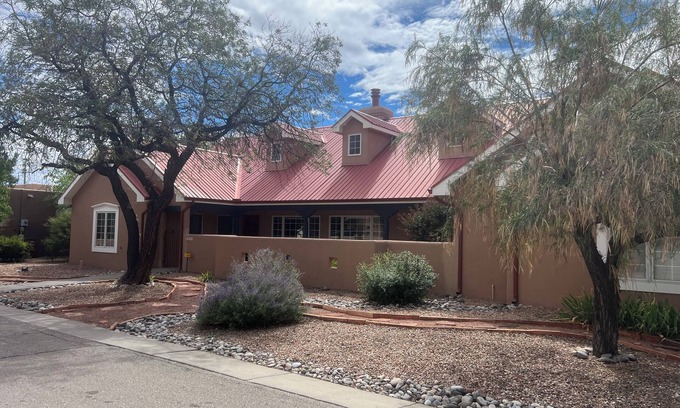 Rio Grande Blvd House | North Valley Executive Home