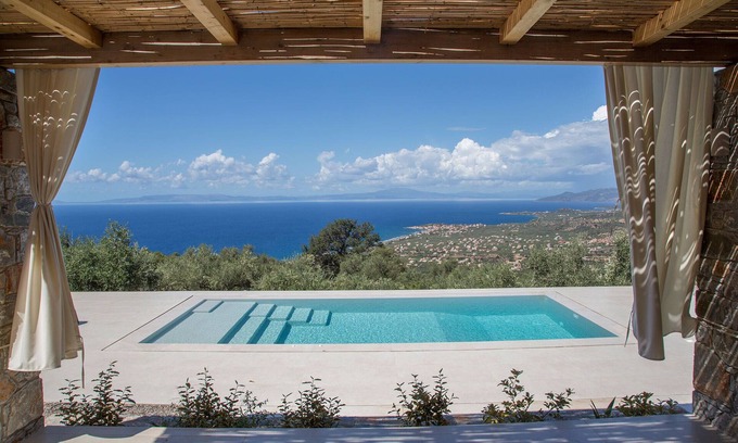 Lefktron Villa | North Villa Alisseos