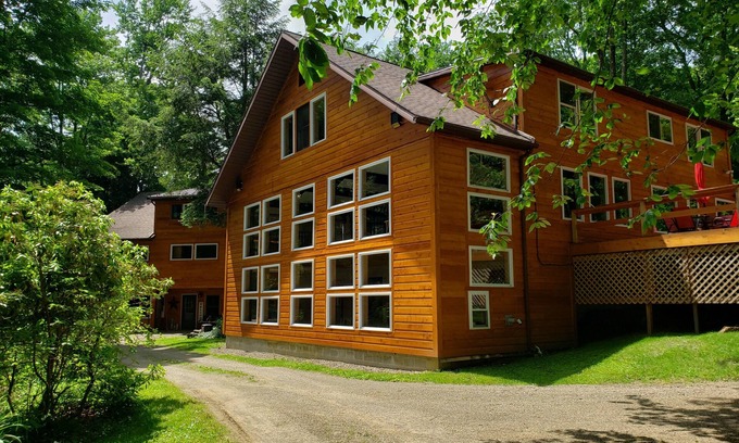Spartansburg Cabin | North West Pennsylvania sleeps 47- Family Reunions; Weddings; Gatherings