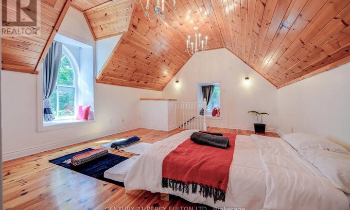 Pickering Bed & Breakfast | North Wing Master Unit in Pickering Stonehouse