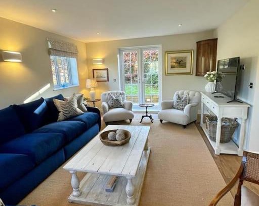 Bentley House | Northbrook Cottage, Farnham, up to 8 adults