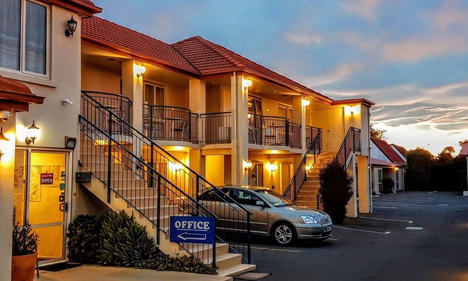 Redwood Hotel | Northcote Motor Lodge