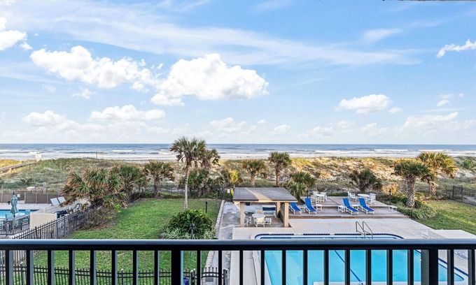 Jacksonville Beach Condo | Northeast Florida Retreat