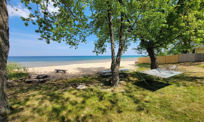 Iosco County Cottage | Northern Air - Cozy Cottage on beautiful Lake Huron in Oscoda, MI