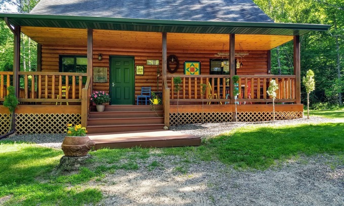 Brill Cabin | Northern Boundaries CabinnCharming 4 Season Rental Cabin at Christie Mt Ski Area