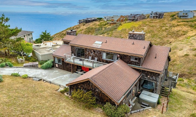 Dillon Beach House | Northern Lights: 4min to Beach! LRG&FUN Family Beach Retreat! HtTb/GmRm/WiFi