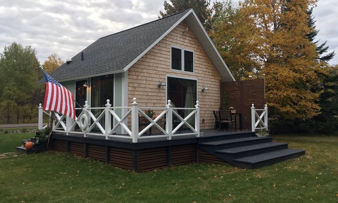 Laurium Ski Chalet | NORTHERN LIGHTS and LAKE SUPERIOR 1 bedroom beach Cottage 3 Mi From Calumet.