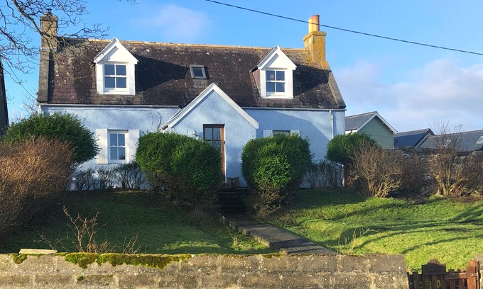 Lairg Cottage | Northern Lights - Sea View Cottage near NC500