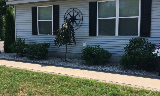 Elk Rapids House | Northern Retreat - Downtown Elk Rapids, nearby Traverse City and Flint Fields!