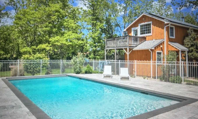 Peconic House | NORTHFORK COTTAGE with POOL & HOT TUB - thru Columbus day