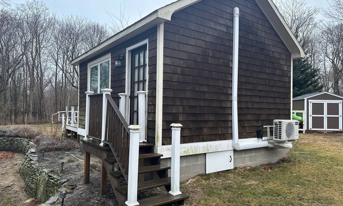 Jamesport Cottage | Northfork Ranch Style Cottage walking distance to beach & Wineries