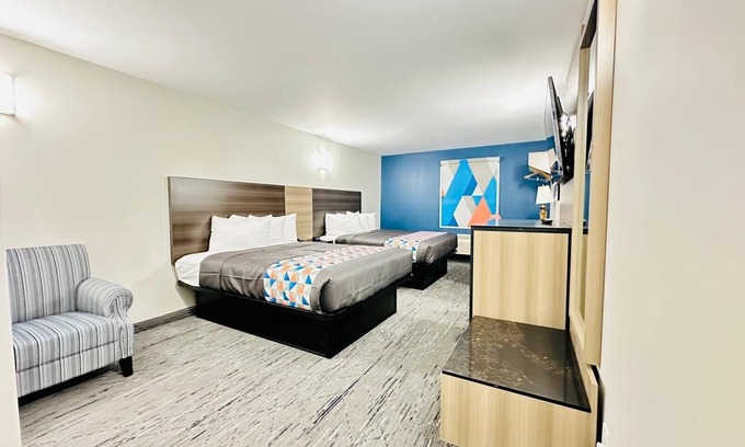 Chelmsford Hotel | Northland Motel