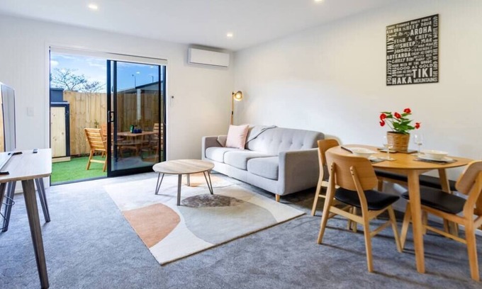 Papanui House | Northlands Delight 1 Bed 1 Bath w/King Bed