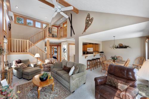 Tannersville House | Northridge 467