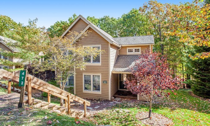 Tannersville House | Northridge 472