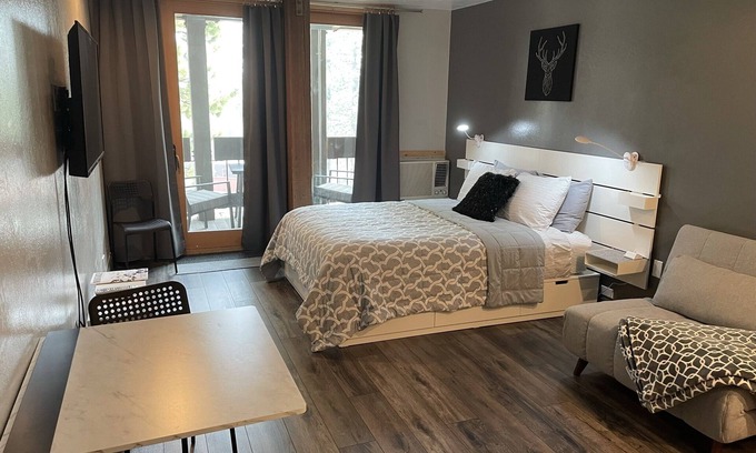 Truckee Condo | Northstar Village Studio