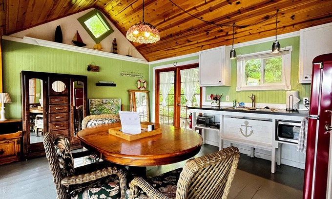 South Haven Cabin | Northwood Creek - Cabin 7