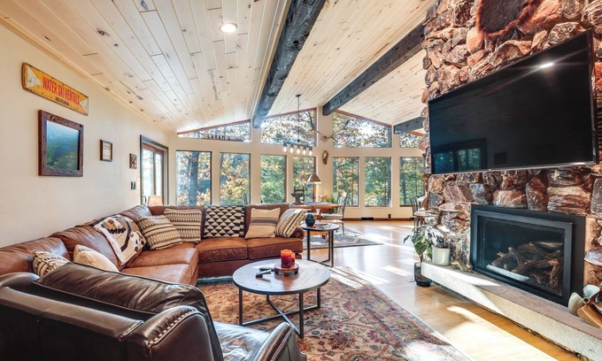 Manitowish Waters Cabin | Northwoods Cabin w/Lake Access & Boat Dock