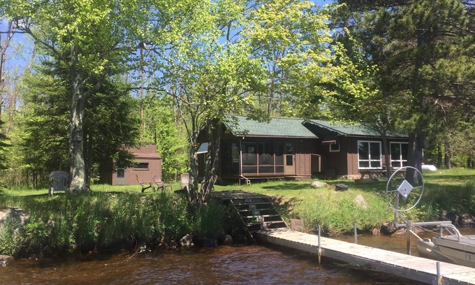 Hayward Cabin | Northwoods Cabin On Teal Lake (Pontoon Boat Available)